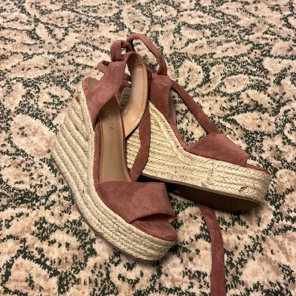 Dynamite Wedges - Picture 3 of 4